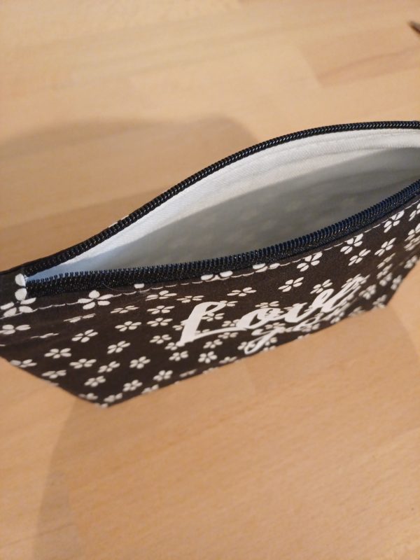 Petite trousse - Noire fleurs blanches – Image 2